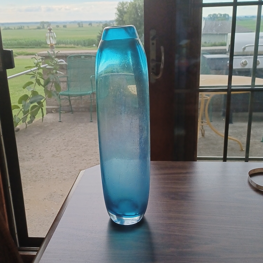 Vintage Hysteria Art Glass vase, 16.5" blue at bottom, bluish green top, solid